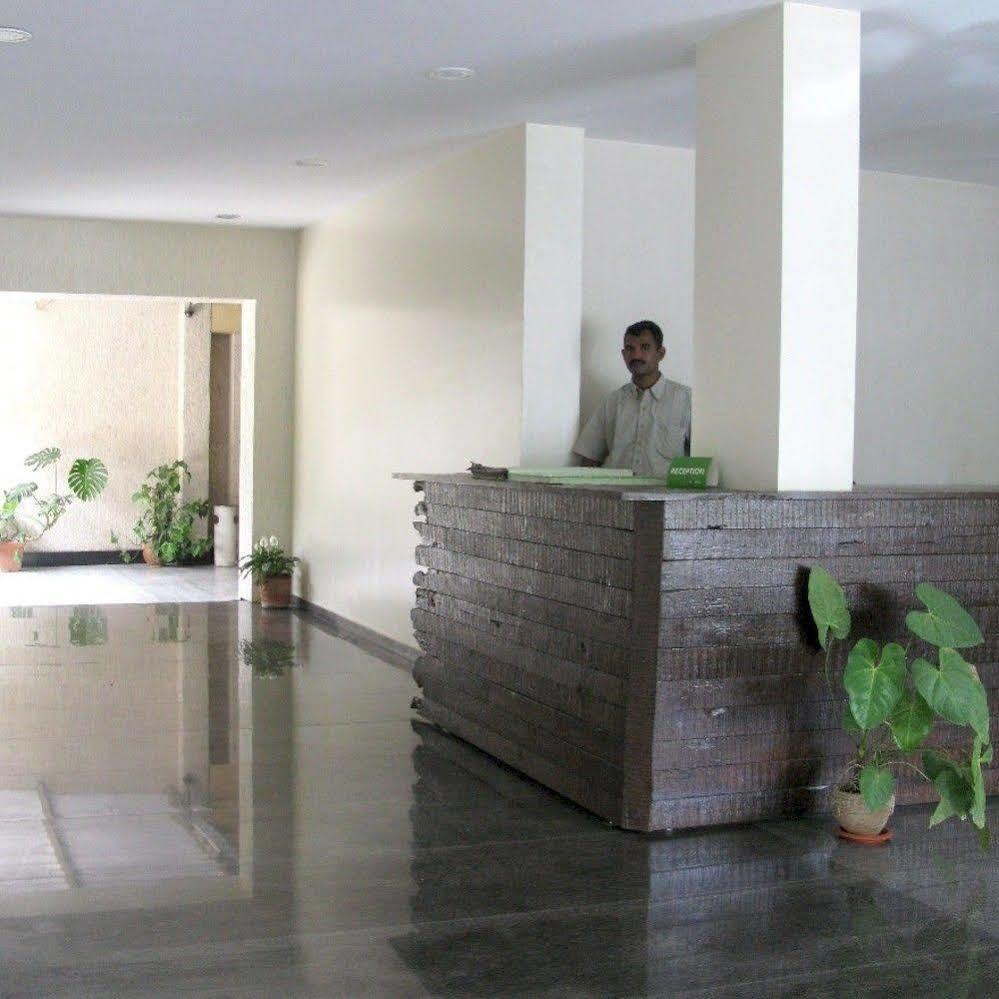 Oyo 1194 Hotel Gulmohr Pune Exterior photo