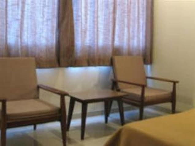 Oyo 1194 Hotel Gulmohr Pune Exterior photo